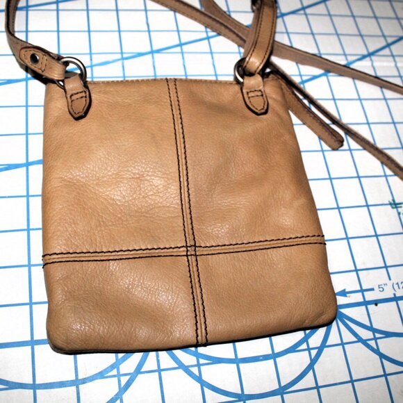 Fossil Tan Pebbled Leather Crossbody Bag - Picture 2 of 8